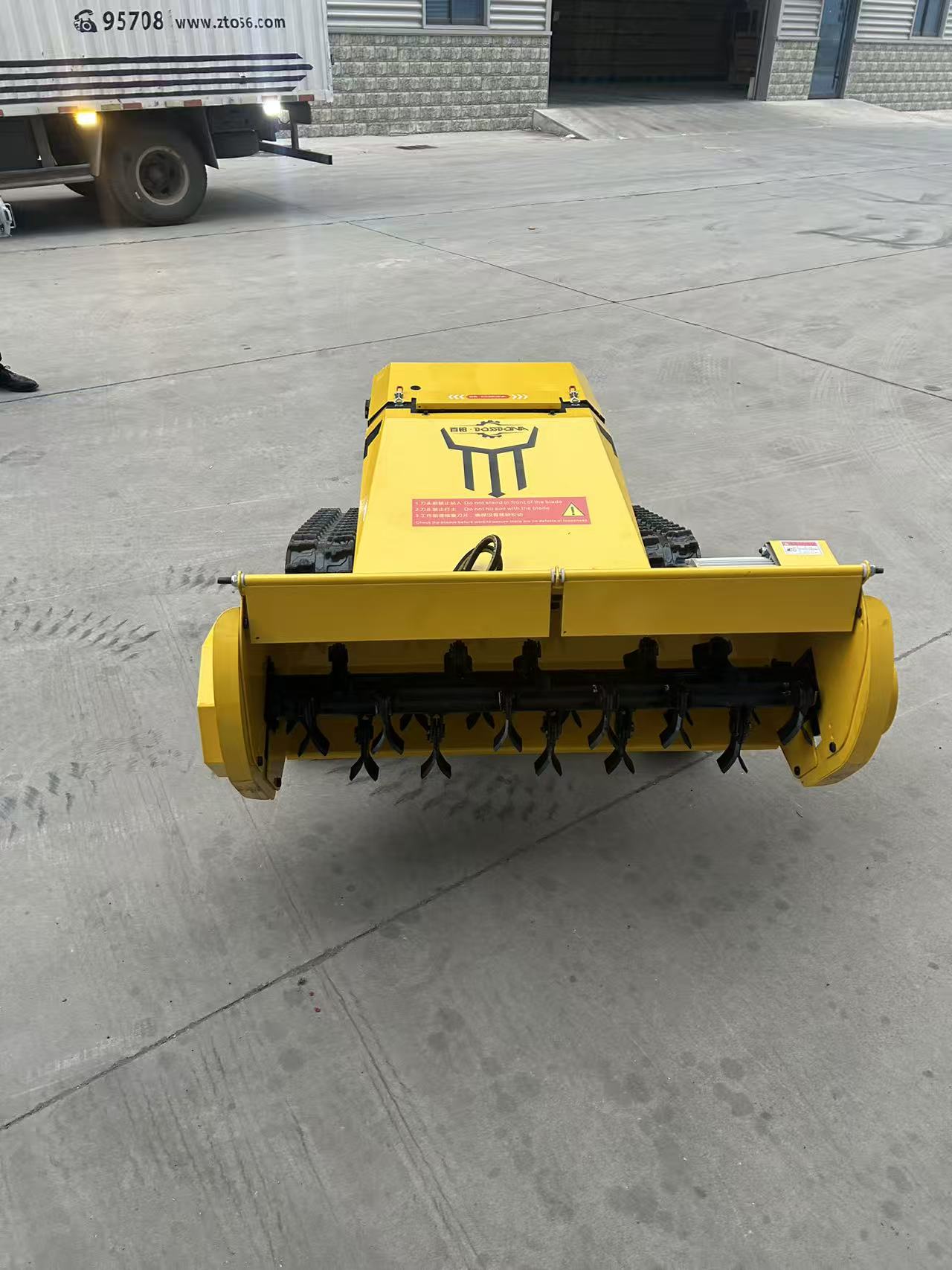 Electric 100cm Remote Mower (17°)